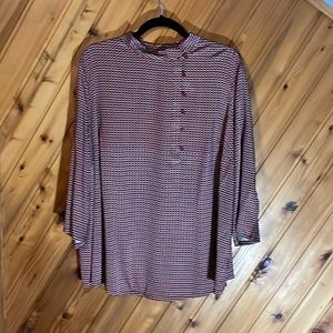 Universal standard button top